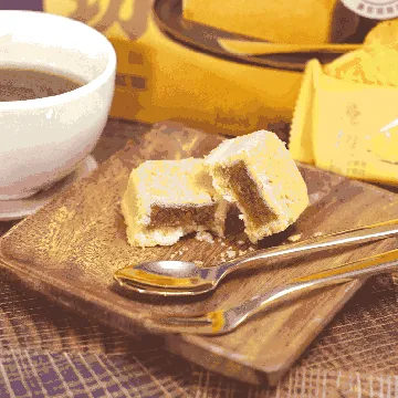 Thick Cut Taiwanese Pineapple Cake - 6 Pieces, 6.7oz